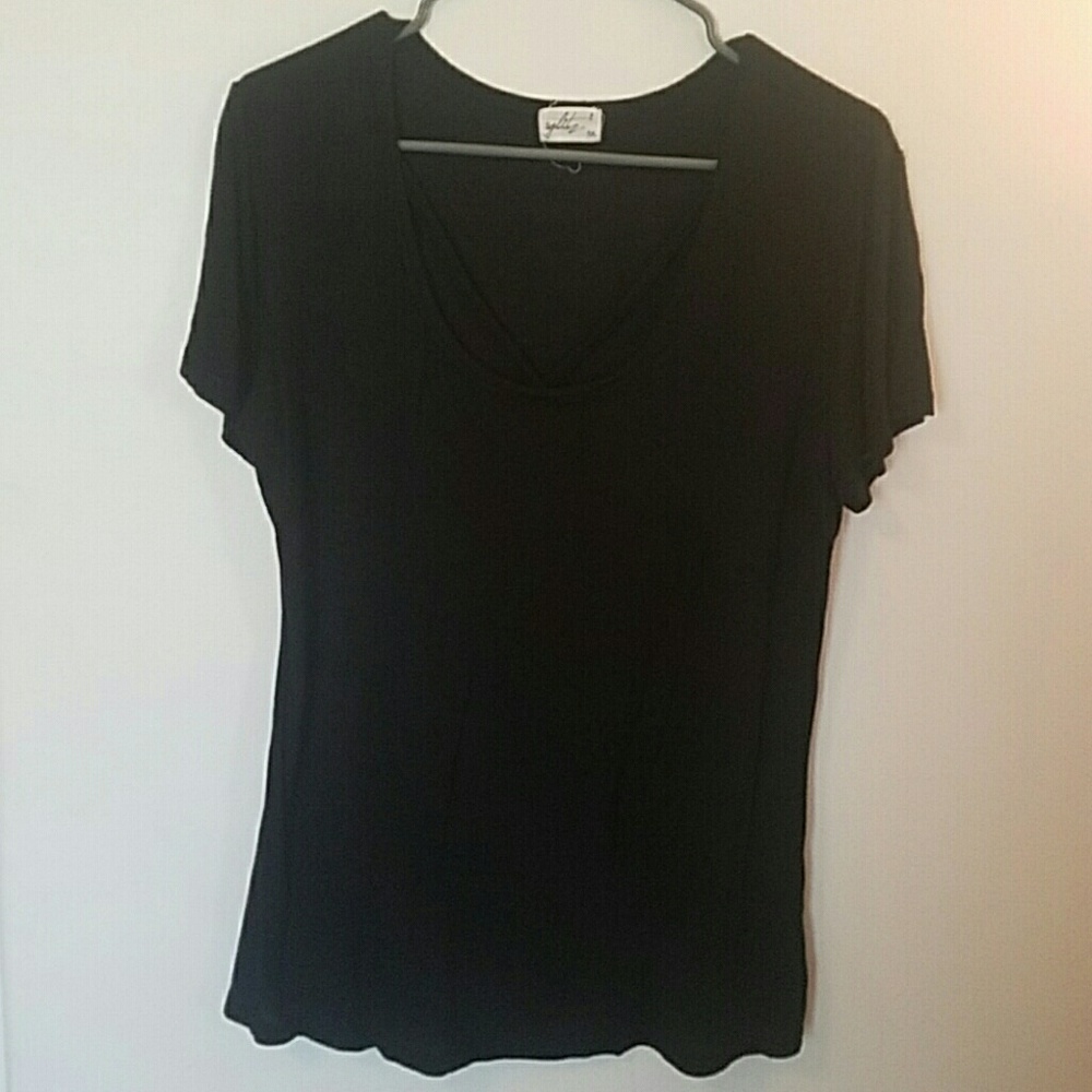 Cute black crossy tee